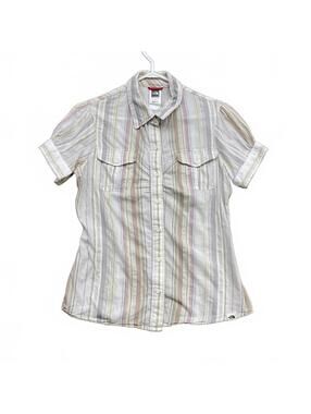 The North Face Women’s S/P Striped Short Sleeve Button Up Shirt Petite Pleated